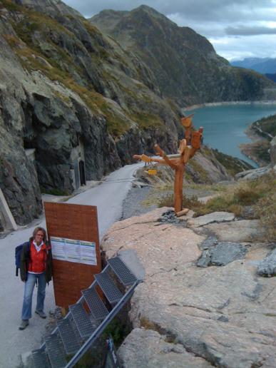 jetzt wirds Zeit - wir müssen runter zum See um den Bus vor zur Staumauer noch zu erwischen - grade noch geschafft