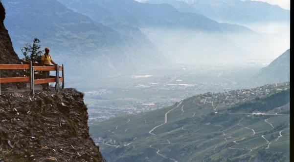 ganz schön hoch - Blick zum Rhonetal gen Westen